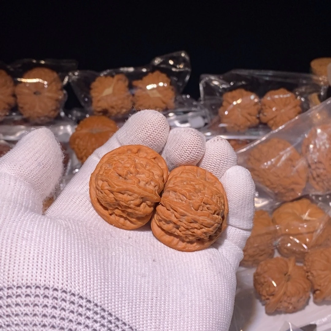 奎***俤吊坠文玩核桃白狮子