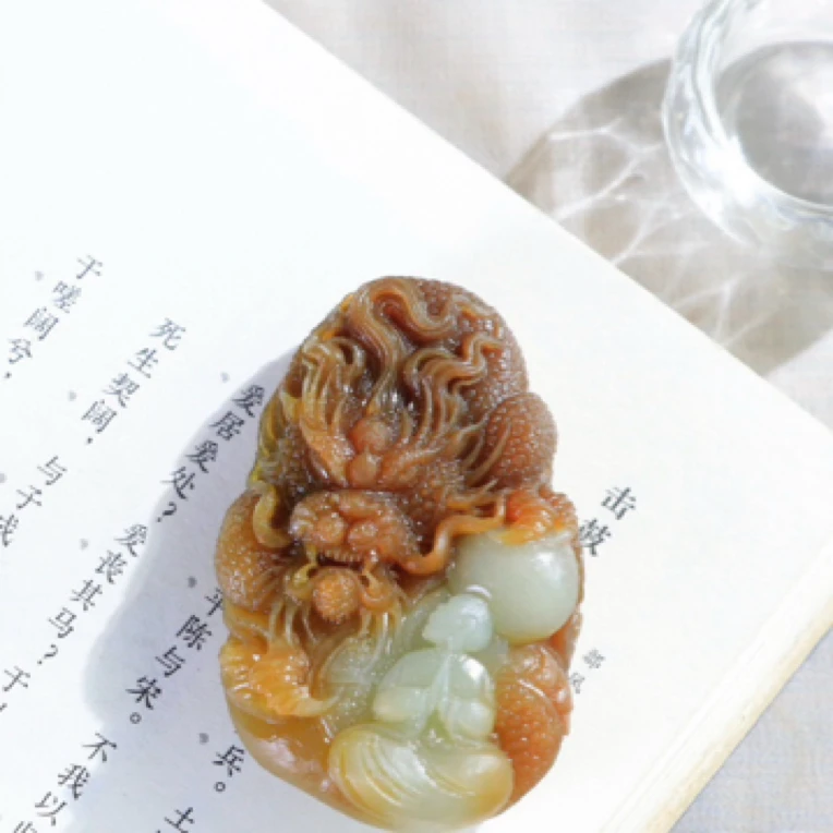玉美人小程精品和田玉龙目低垂糖白玉龙隐玄玉一念悟道挂件