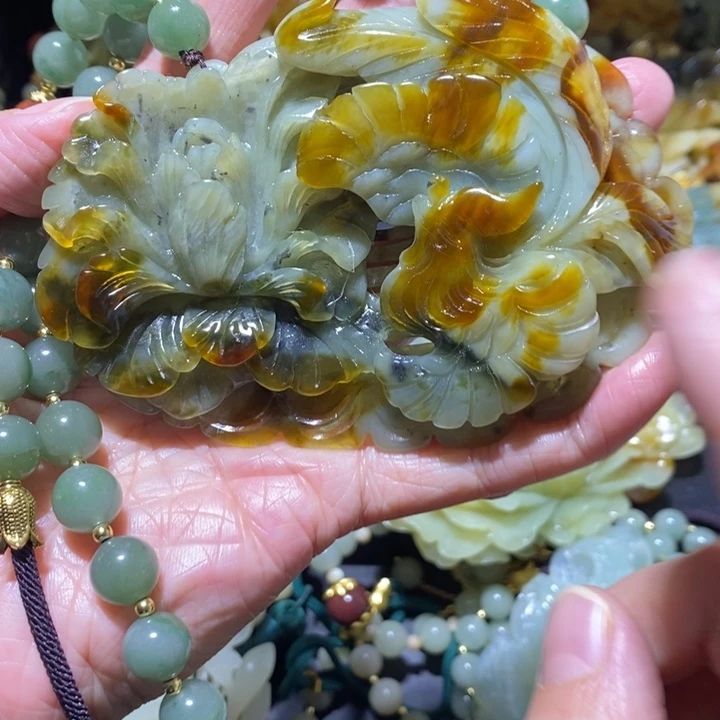 蛇纹石玉岫玉吊坠未镶嵌
