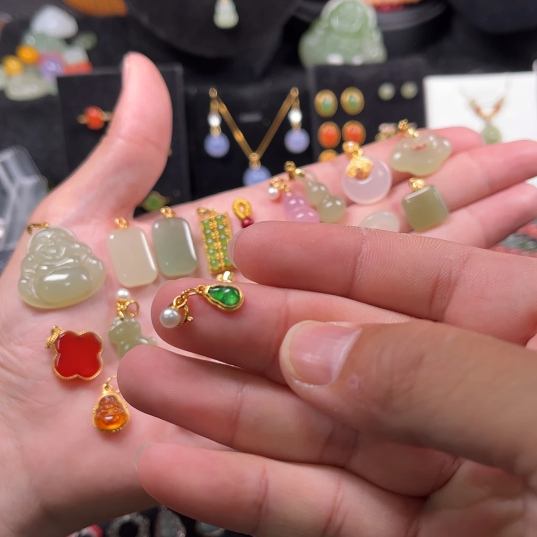 颈饰银S925镶嵌翡翠