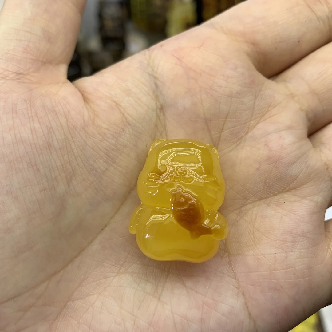 天然琥珀蜜蜡焦皮料猫咪