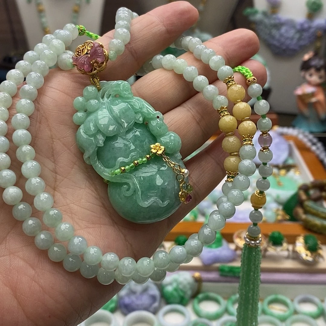翡翠未镶嵌颈饰吊坠