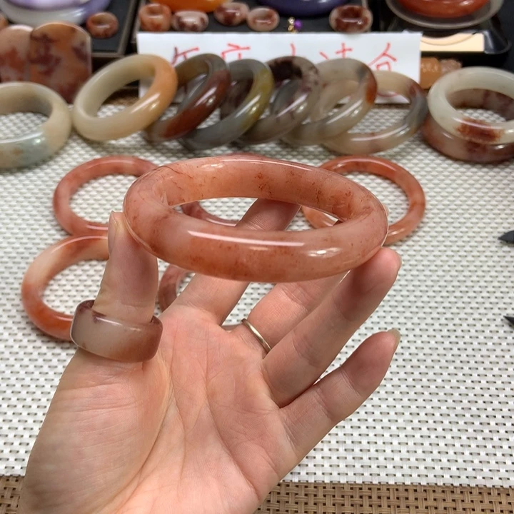 石英质玉未镶嵌手镯