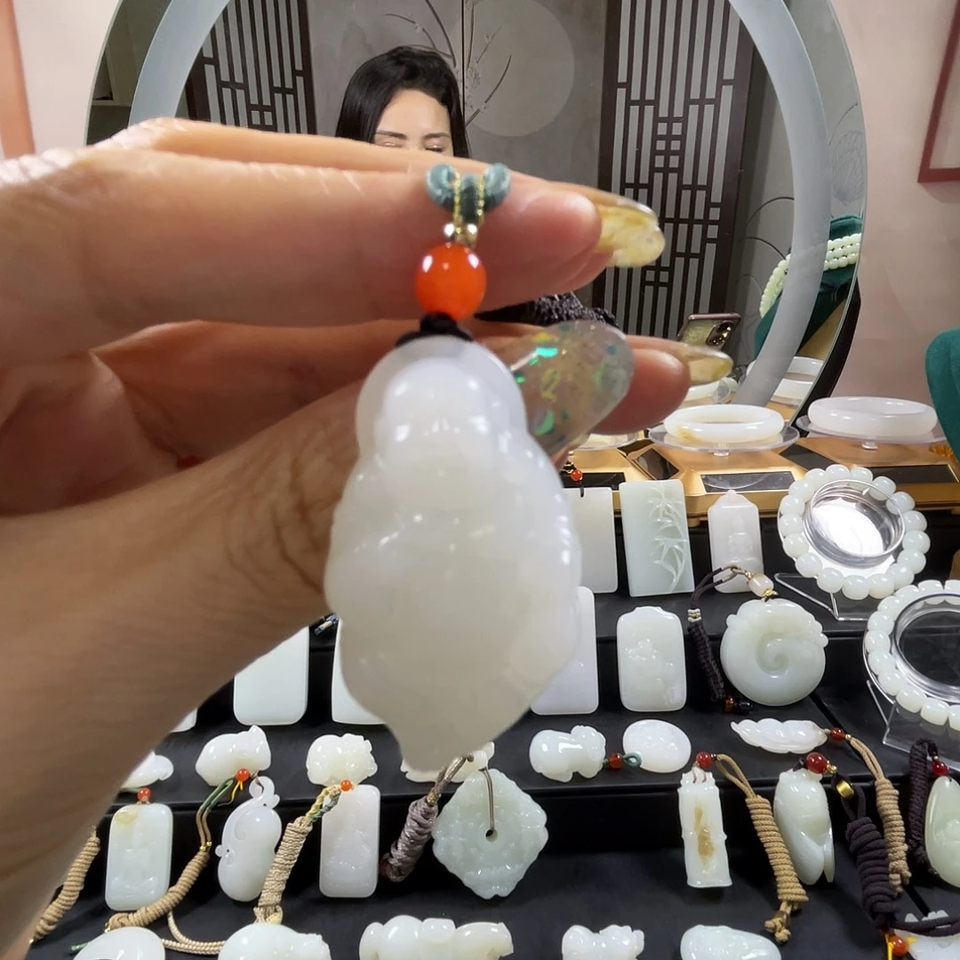 和田玉未镶嵌颈饰