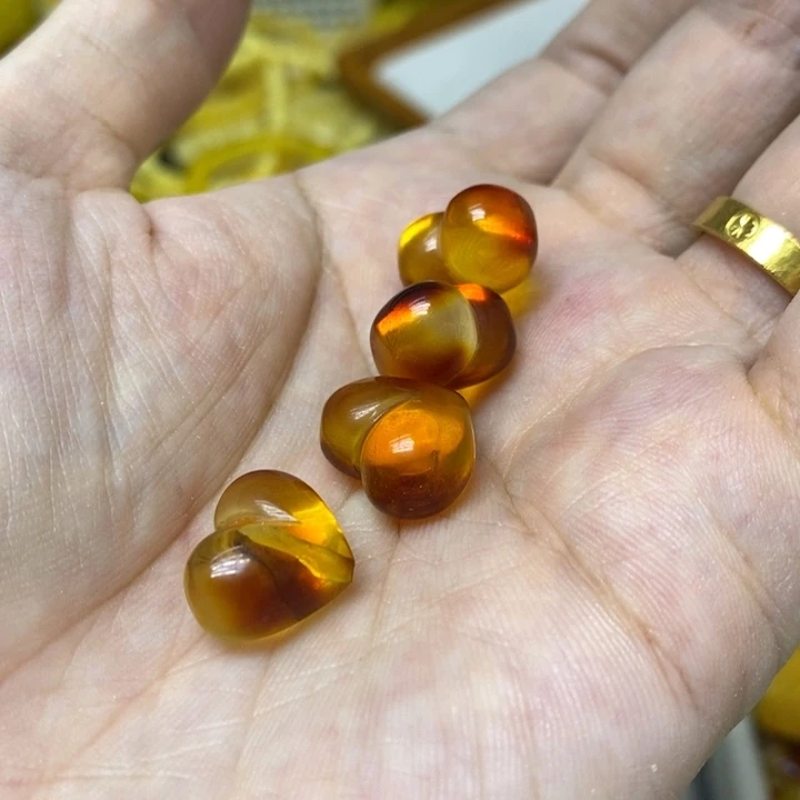 蜜蜡未镶嵌裸石多样性发货其一