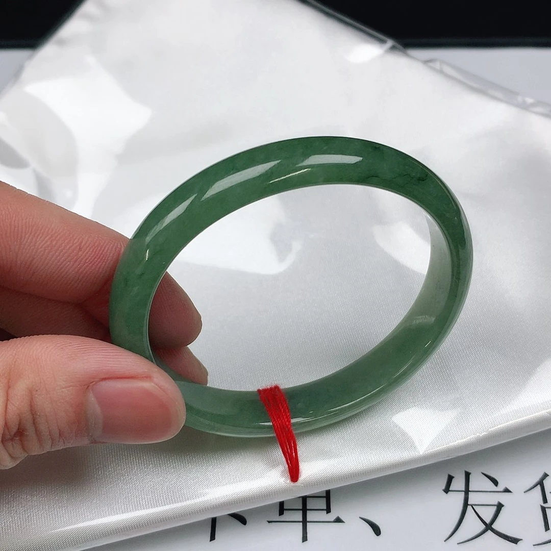 翡翠手镯未镶嵌圈54贵