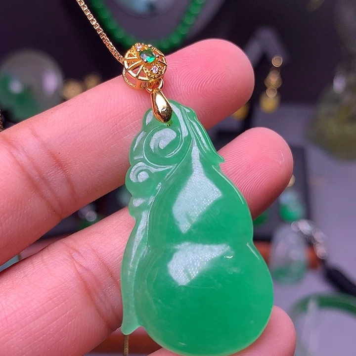 吊坠(赠链)未镶嵌翡翠