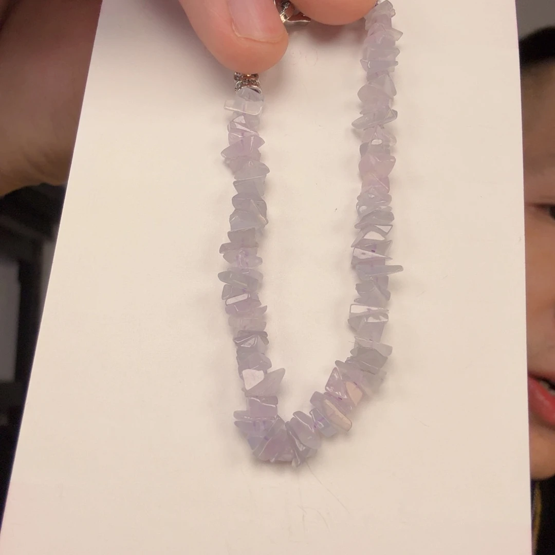 翡翠未镶嵌颈饰一件