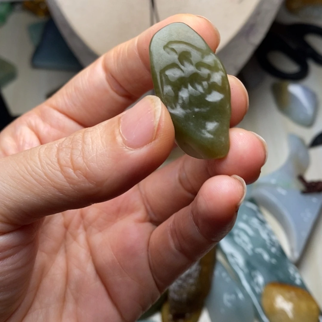 翡翠未镶嵌颈饰天然