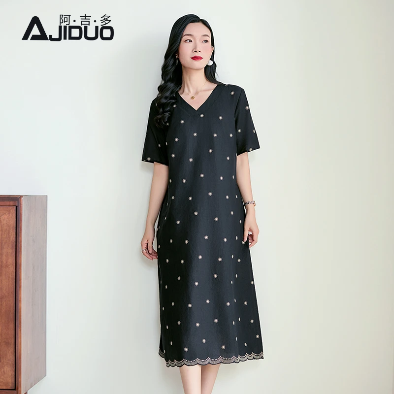 阿吉多短袖黑色刺绣连衣裙女夏季高级气质长裙V领大码裙子A32003