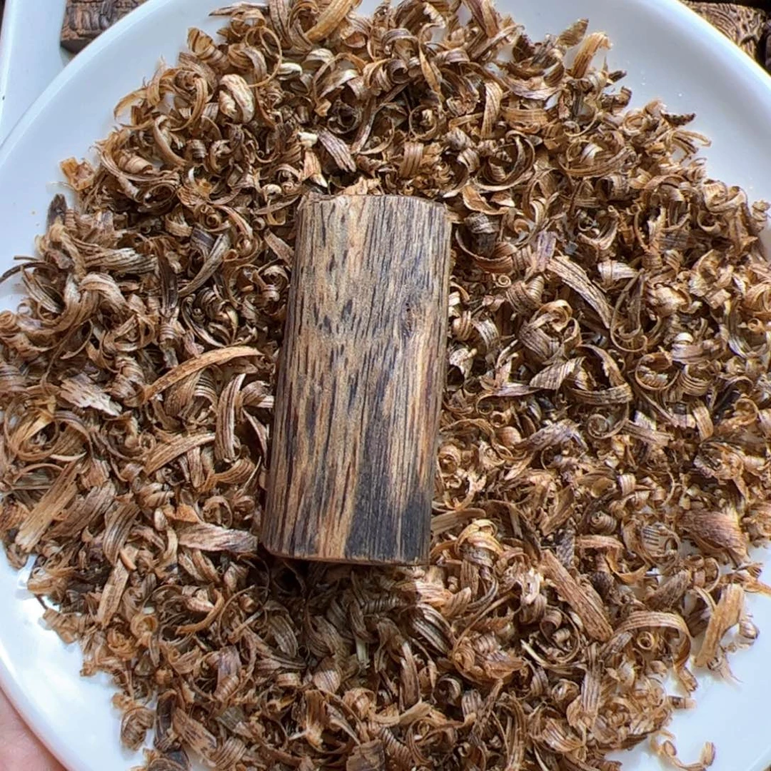 沉香沉香碎屑白棋素牌7.6克