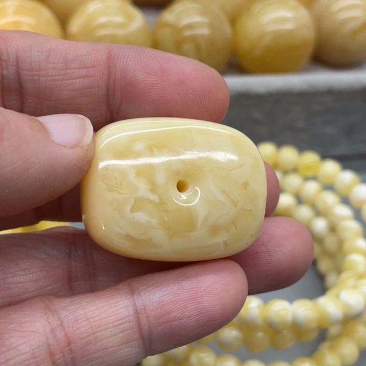 琥珀未镶嵌裸石蜜蜡