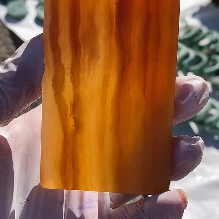 石英质玉（黄龙玉）未镶嵌颈饰