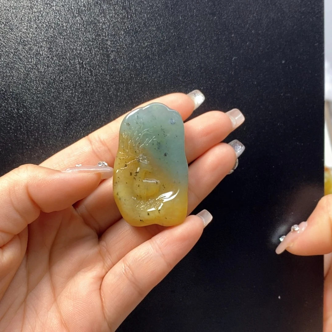 蛇纹石玉颈饰未镶嵌