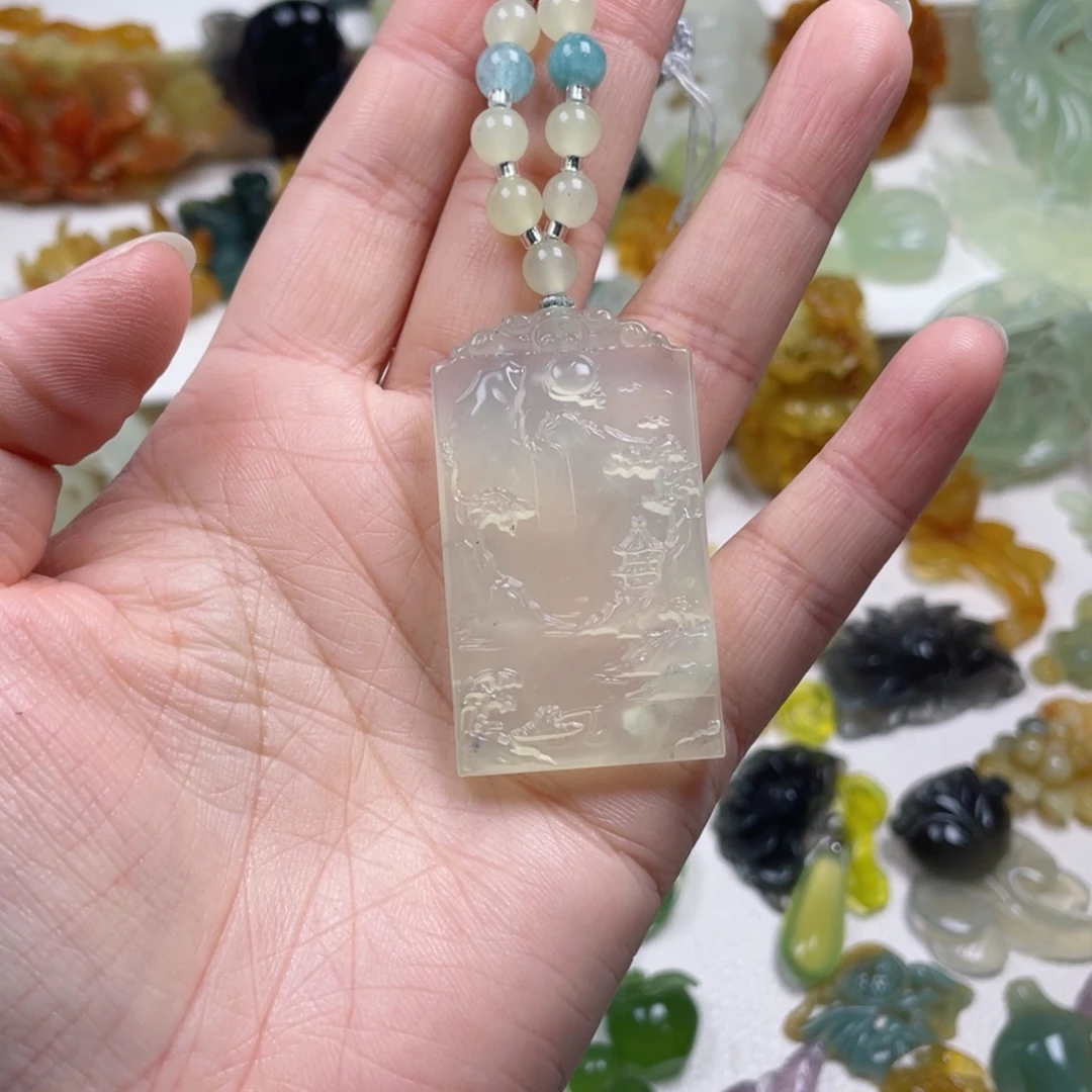 蛇纹石玉未镶嵌颈饰