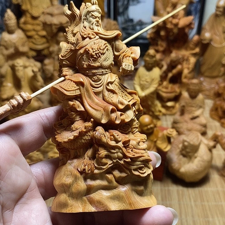 柏木（崖柏）玉龙关公