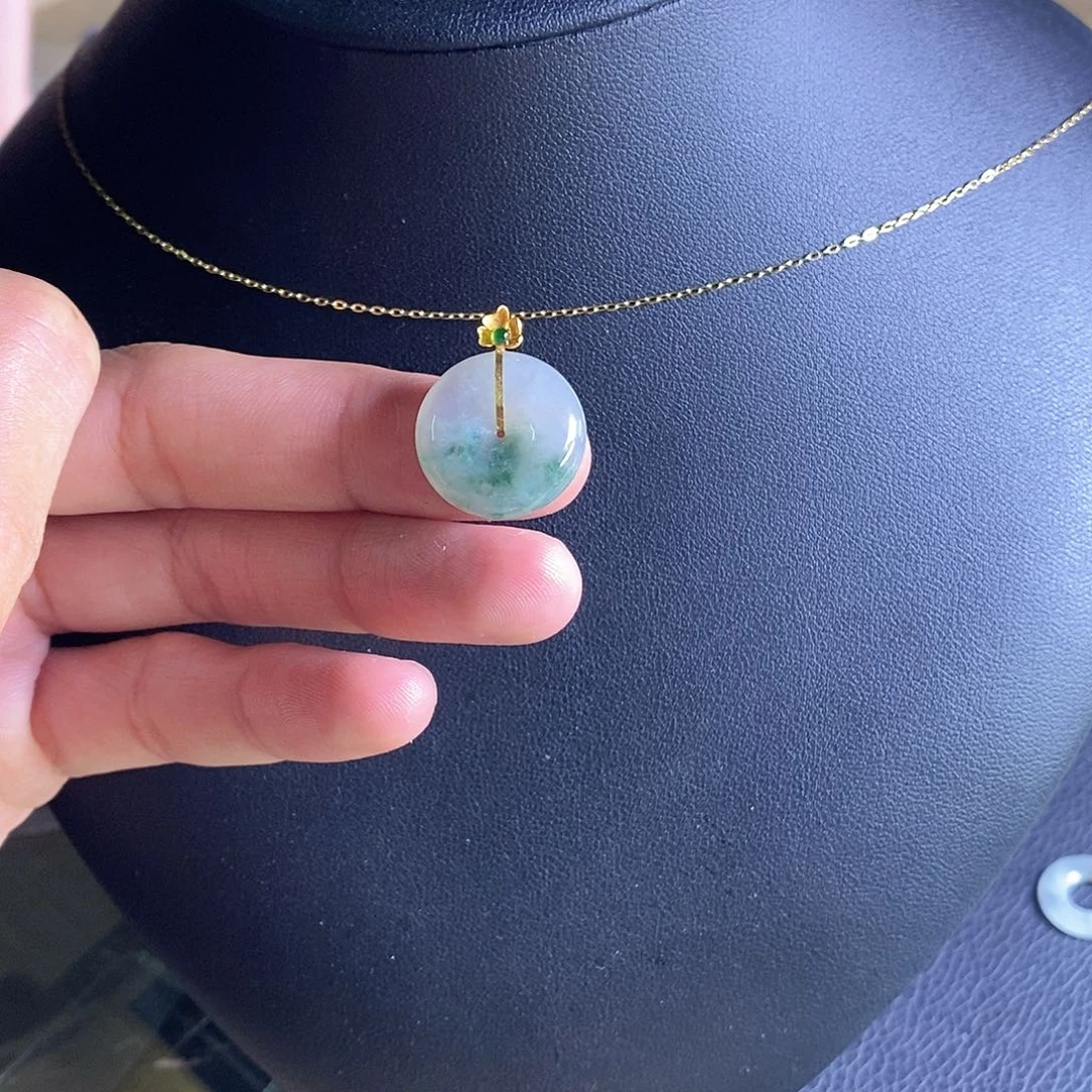 颈饰18K金镶嵌翡翠