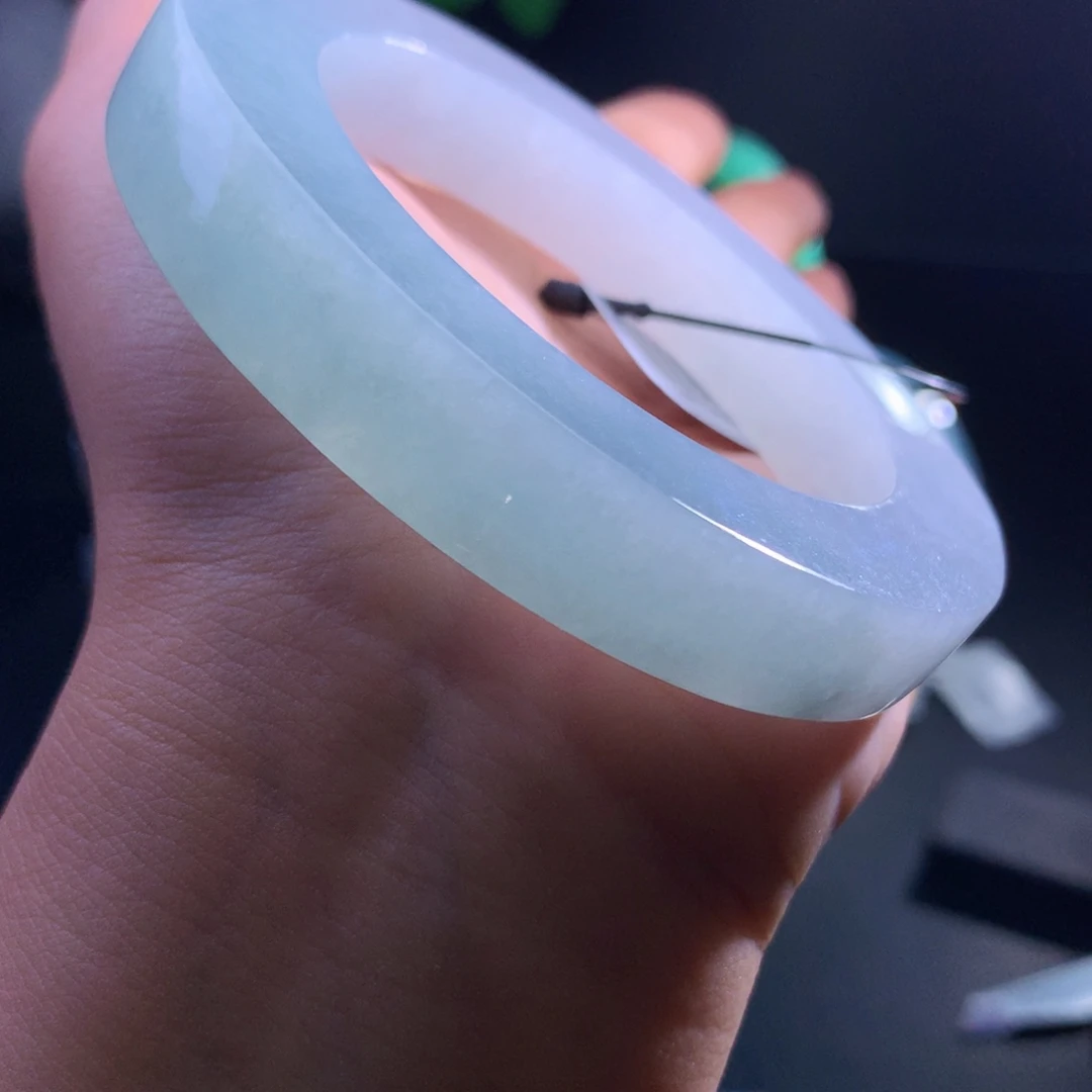 定制翡翠未镶嵌翡翠手镯