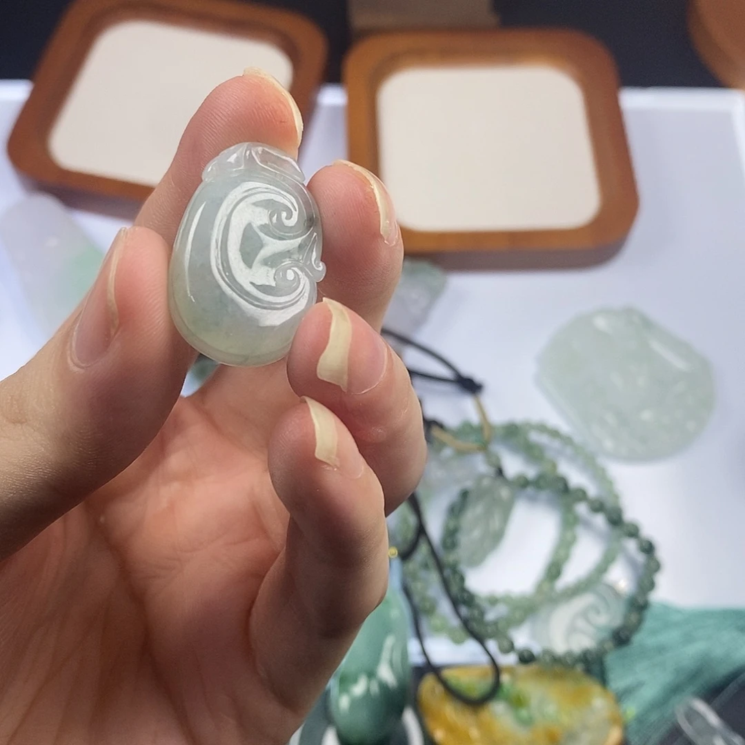 玛瑙/玉髓合金车挂