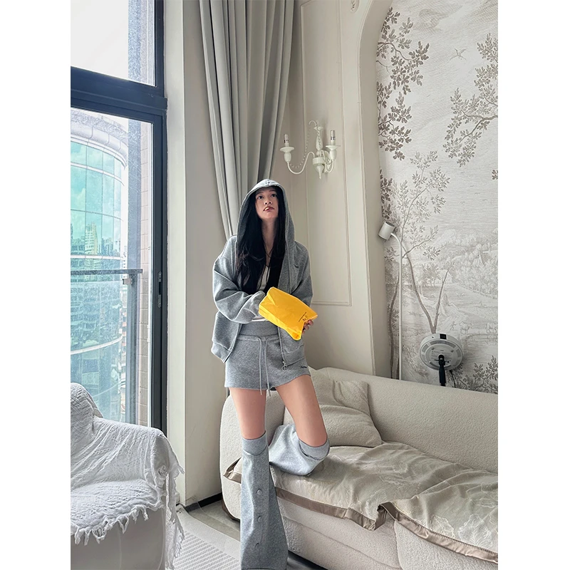 六指导 空岛唱片 宽松连帽卫衣外套短裤袜套女秋新款休闲时尚套装