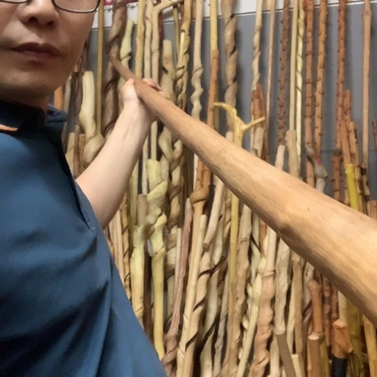 霁***狼铁匠木枪杆长241厘米