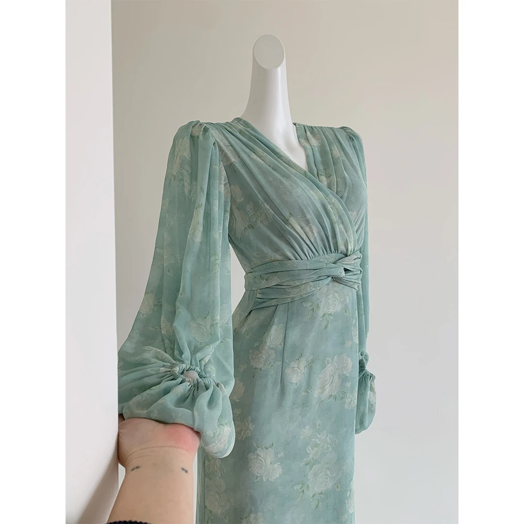 【薄荷蔷薇】法式气质碎花2025长袖连衣裙春季新款修身长裙高级