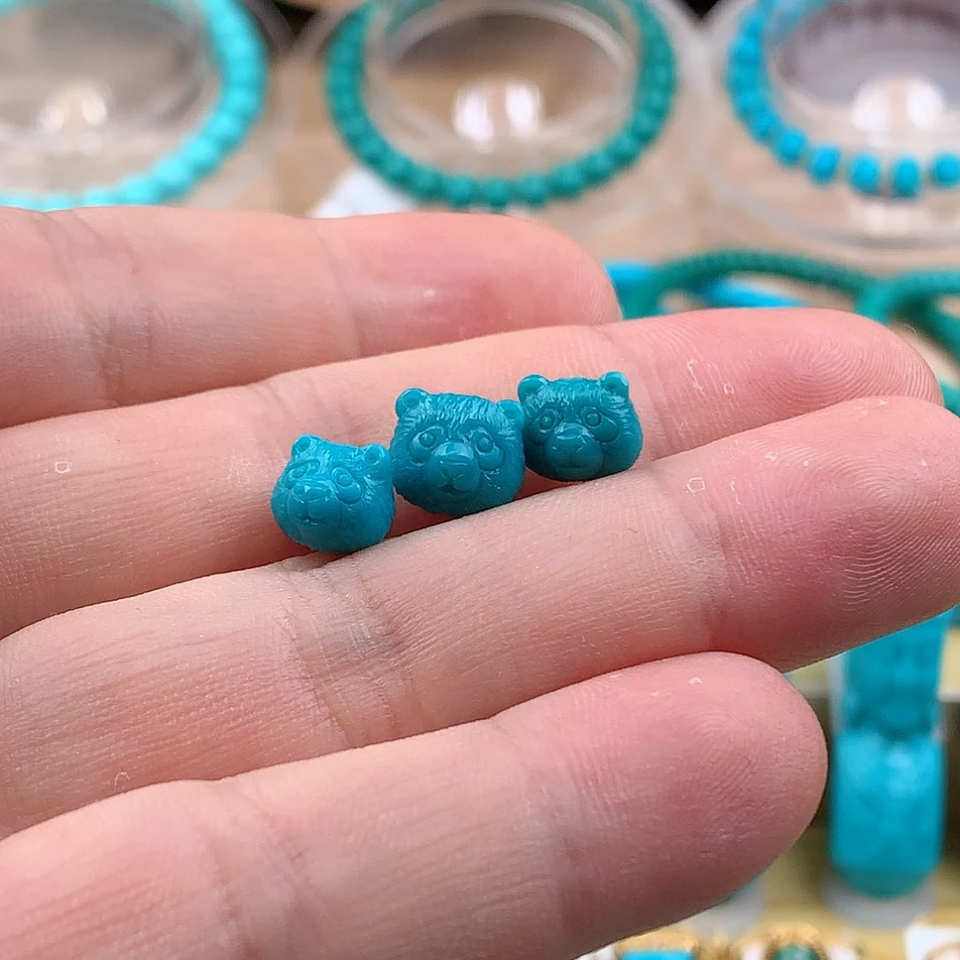 绿松石颈饰未镶嵌