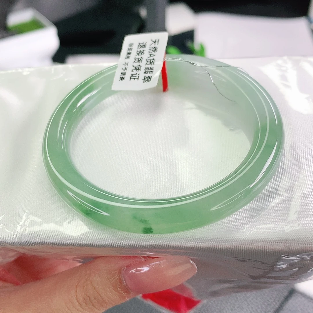 翡翠未镶嵌手镯53圈