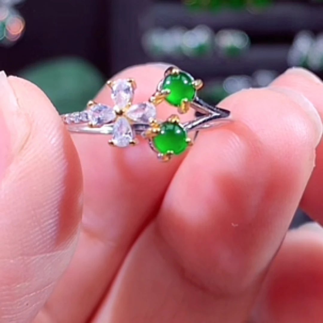 天然A货翡翠冰绿蛋面戒指