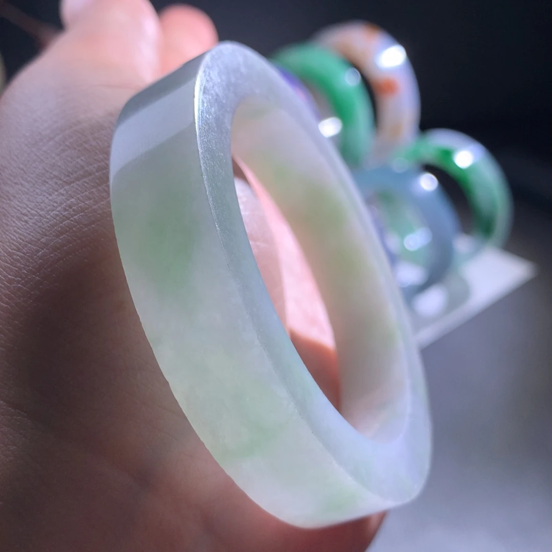 定制翡翠未镶嵌手镯