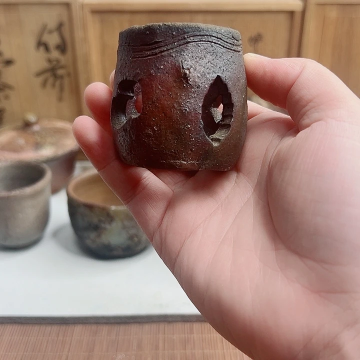 备前烧，手捻盖置，款自查，