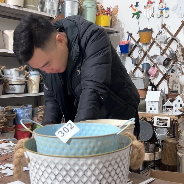 红陶安****园君知家居百货302