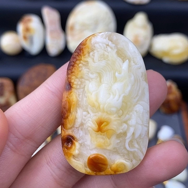 琥珀未镶嵌裸石龙牌
