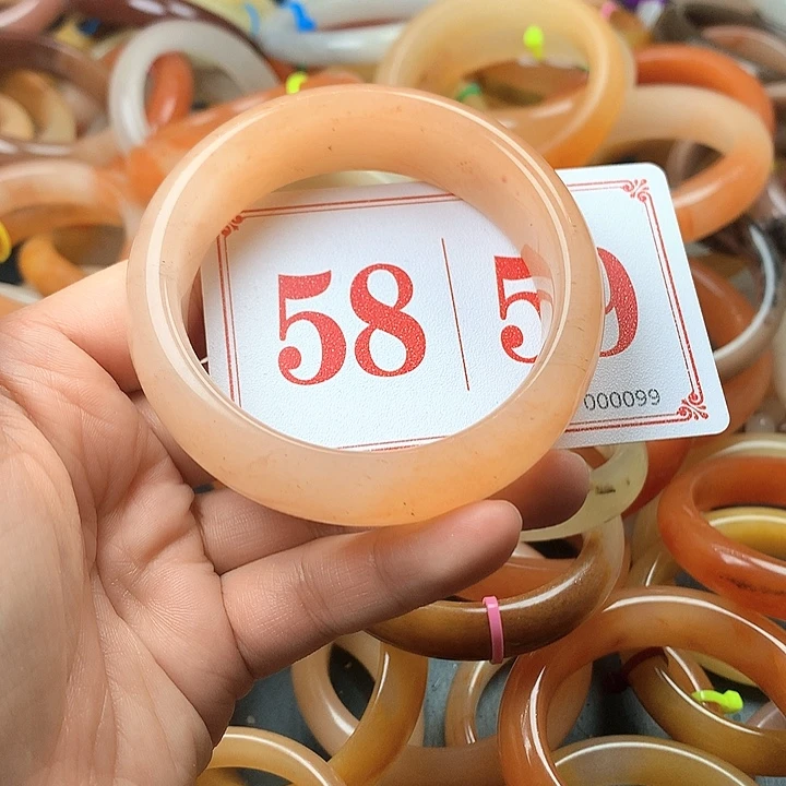 未镶嵌石英质玉（黄龙玉）手镯风**水