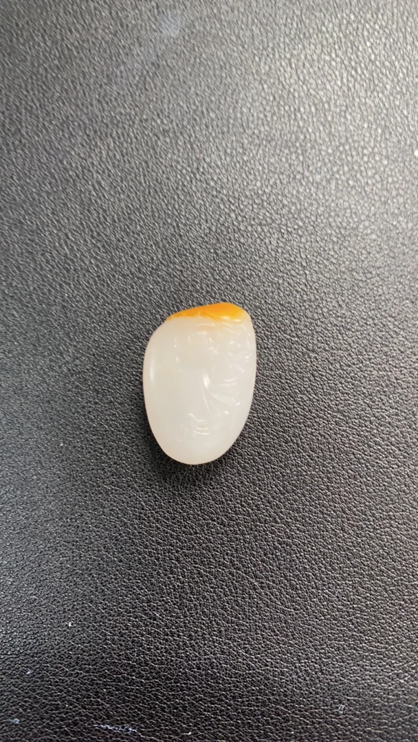 新疆和田玉白玉吊坠