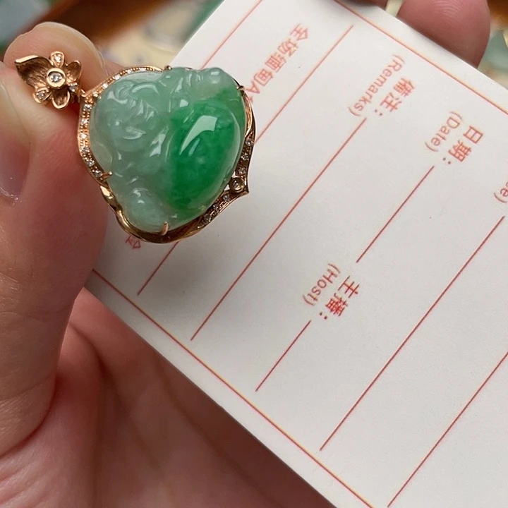 翡翠18K金镶嵌颈饰