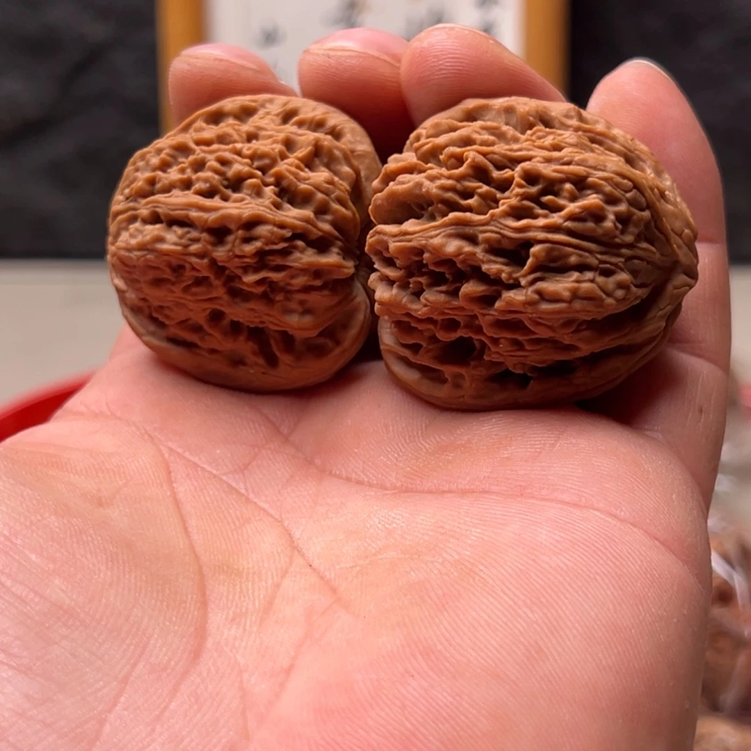 晨***曦把件文玩核桃南疆39黄点