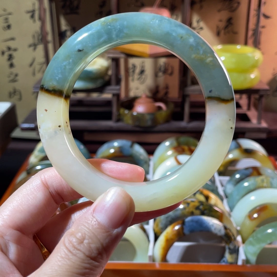 小***～蛇纹石玉未镶嵌手镯