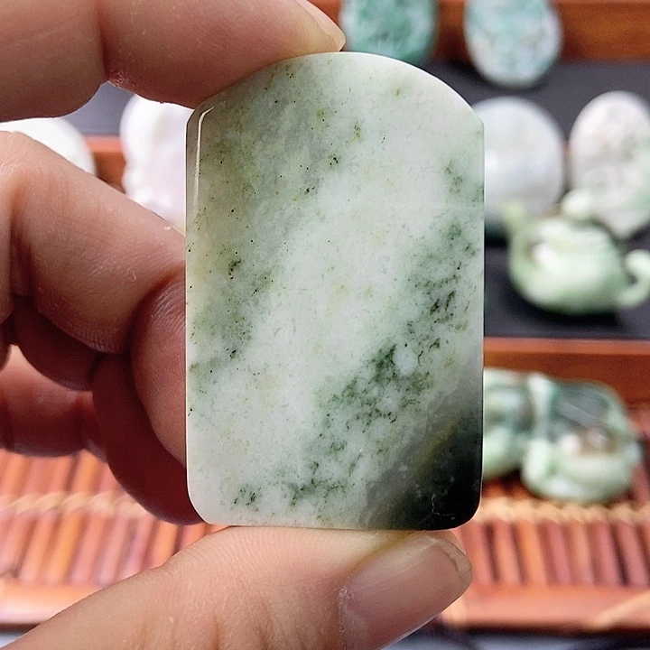 独山玉颈饰未镶嵌