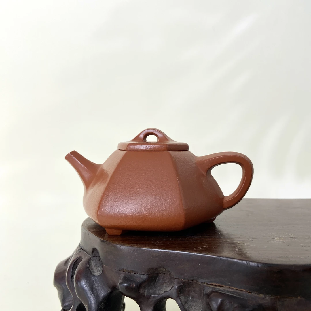 宜兴手工紫砂陶 （吴春香）120cc茶壶GS4214-2