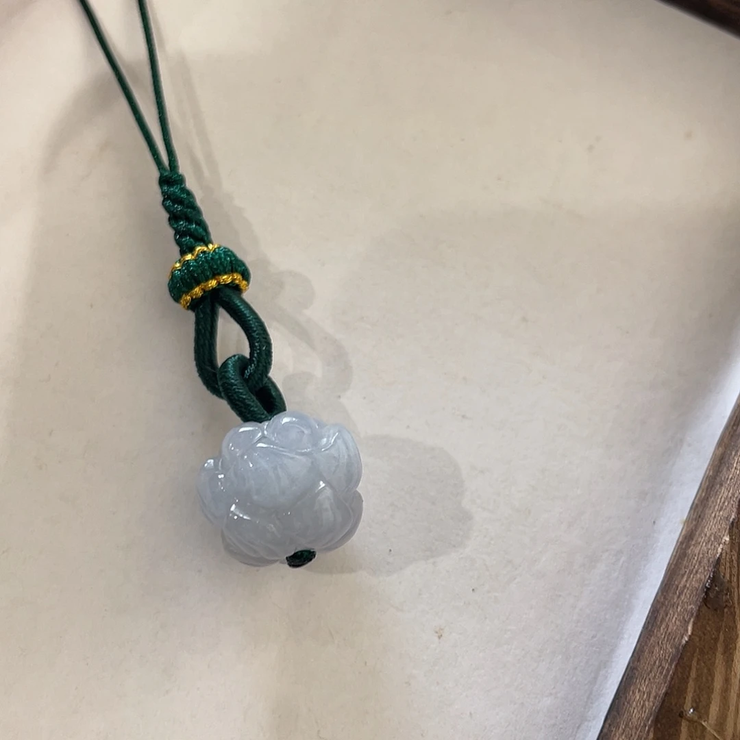 紫****翡翠未镶嵌颈饰