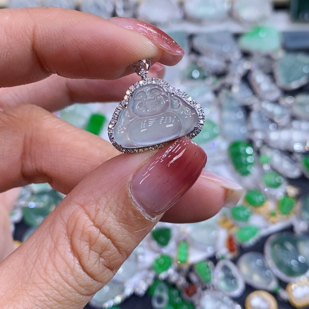 翡翠18K金镶嵌颈饰