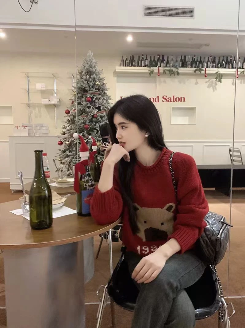 3311臻炫家冬季新款圆领小熊图案时尚百搭上衣