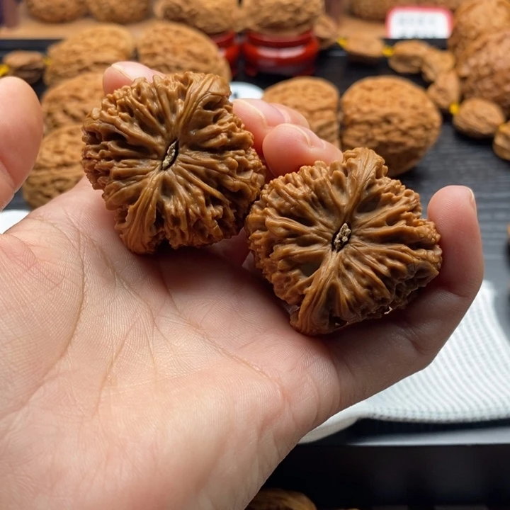 嘿****吊坠文玩核桃球三角