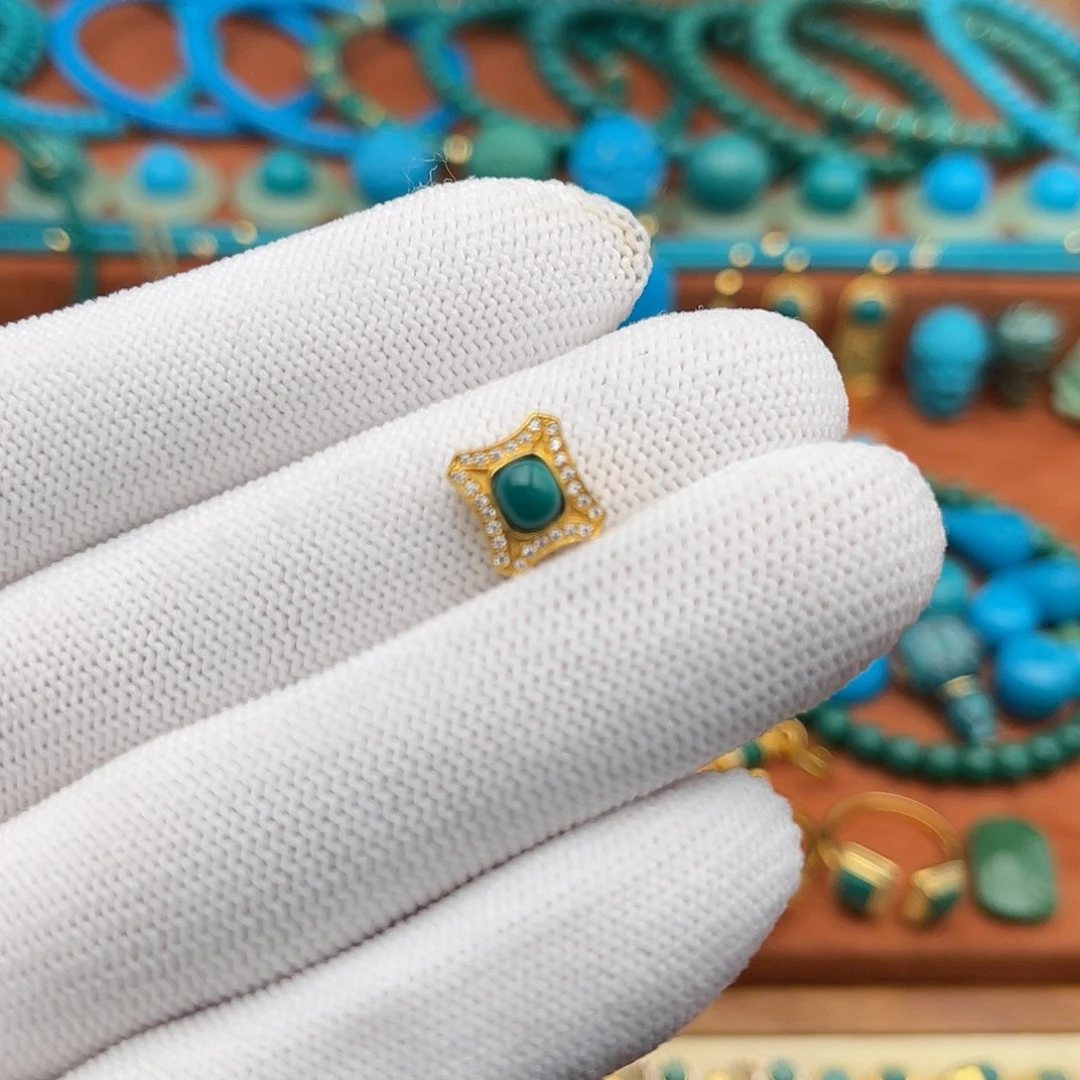 绿松石18K金镶嵌珠宝奇石