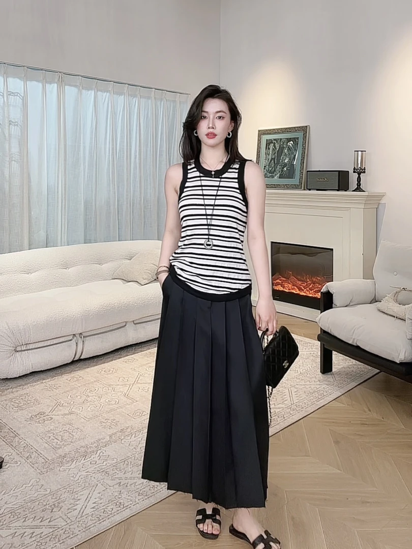 亦雯【时髦减龄】YS1同款圈圈纱强捻细绒棉O压提花条纹显瘦针织背心