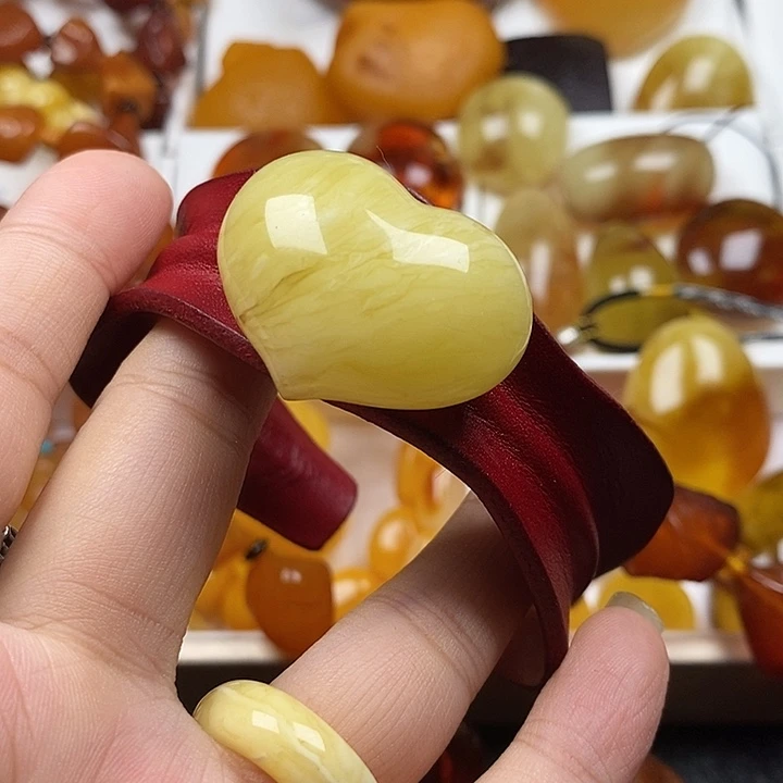 裸石琥珀未镶嵌琥珀蜜蜡爱心