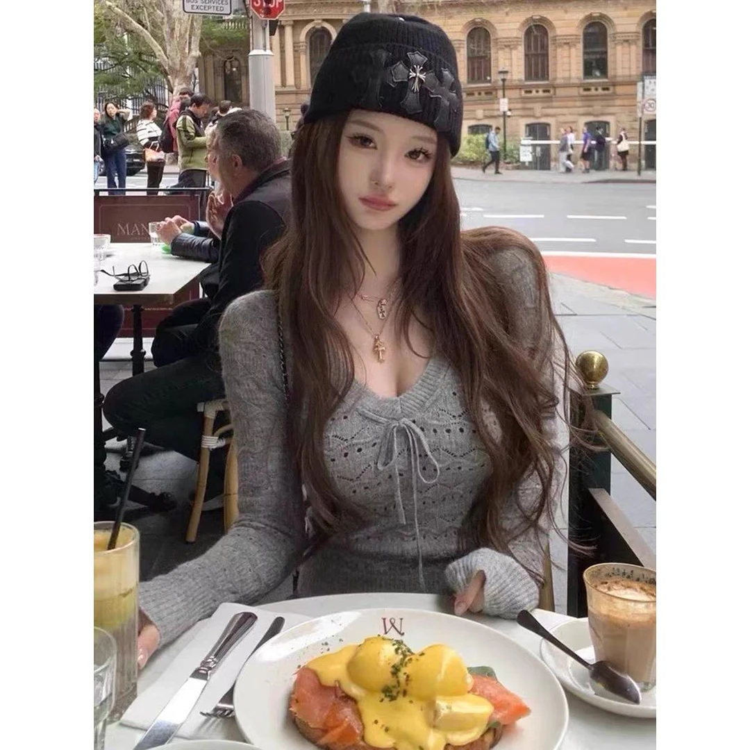 纯欲灰色镂空针织衫女2025秋冬新款绑带设计感修身显瘦打底衫毛衣