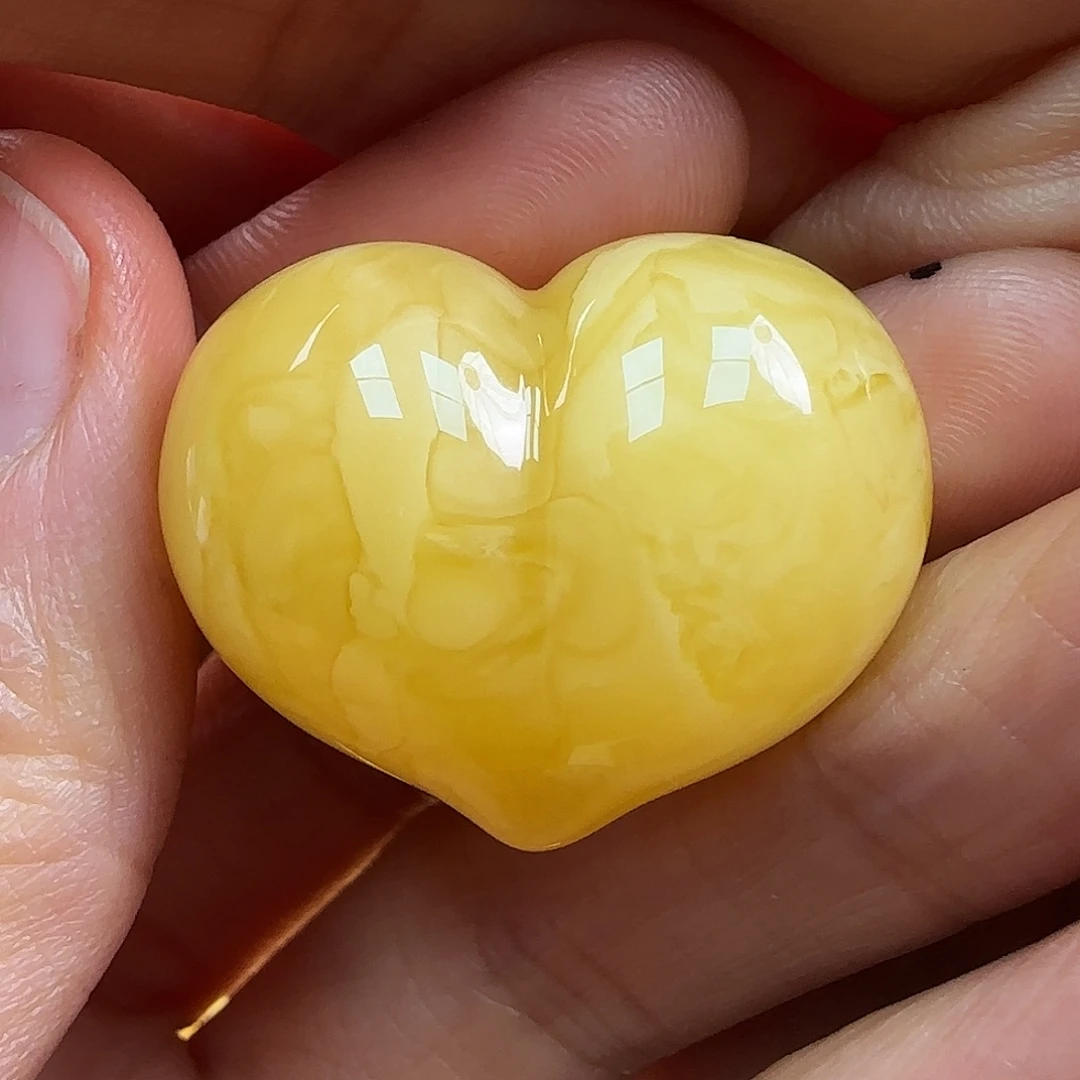 蜜蜡未镶嵌珠宝奇石