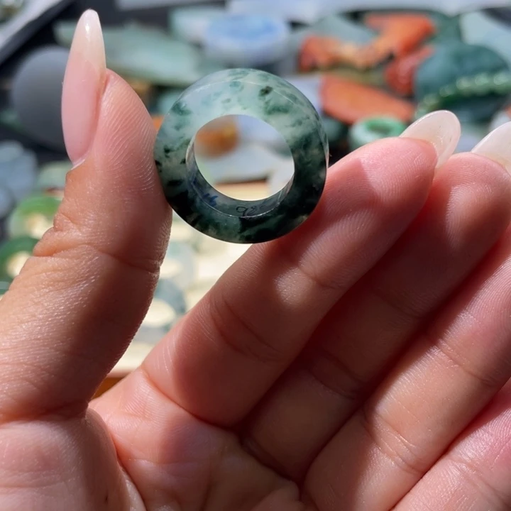 定制翡翠未镶嵌天然翡翠